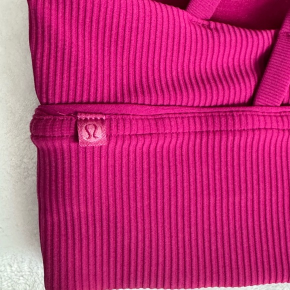 Lululemon sports bra size 4 - Picture 6 of 6
